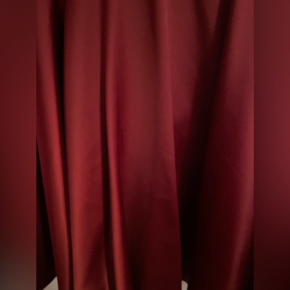 Silver sequin and maroon - Picture 3 of 3